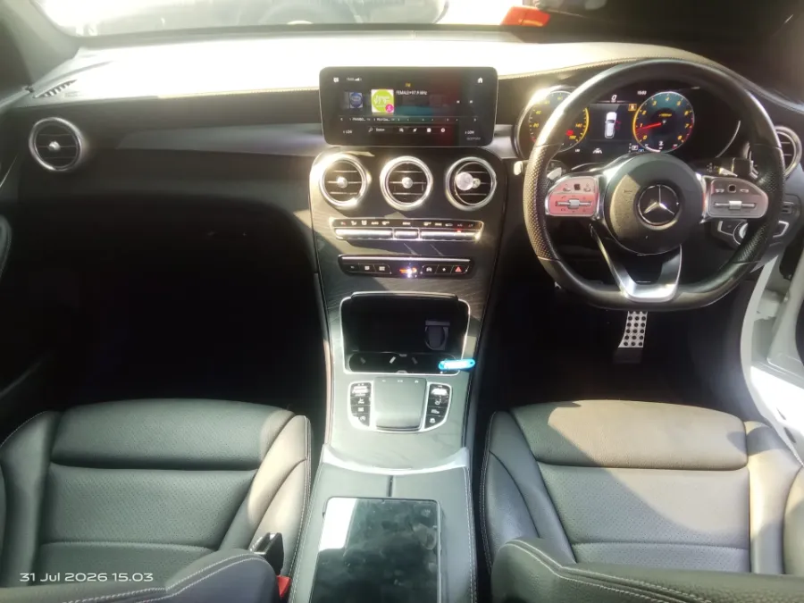 Foto Mobil Bekas Dashboard Mercedes-Benz GLC200 2.0 tahun 2021