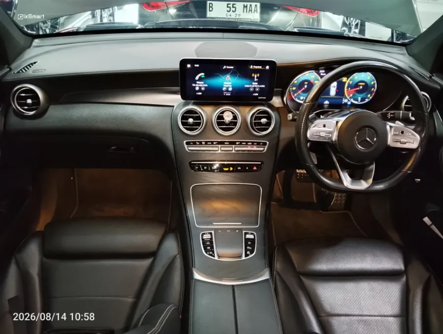 Foto Mobil Bekas Dashboard Mercedes-Benz GLC200 2.0 tahun 2021