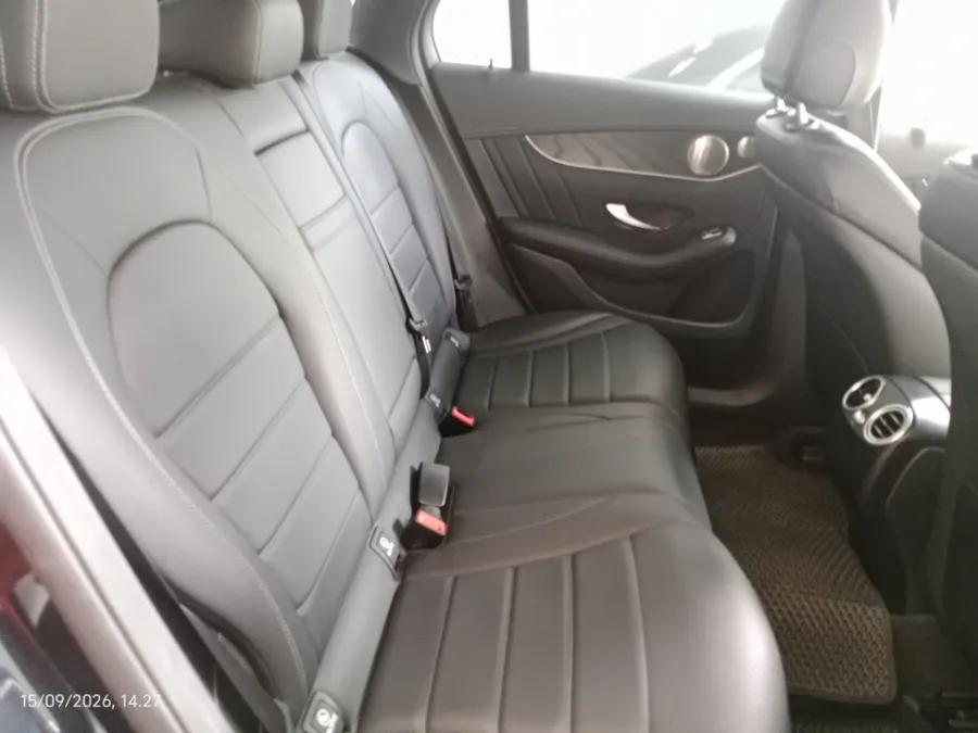 Foto Mobil Bekas Kabin Belakang Mercedes-Benz GLC200 2.0 tahun 2021