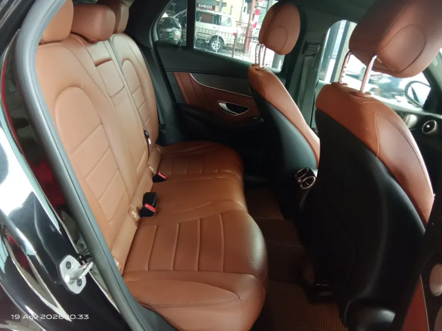 Foto Mobil Bekas Kabin Belakang Mercedes-Benz GLC200 2.0 tahun 2021
