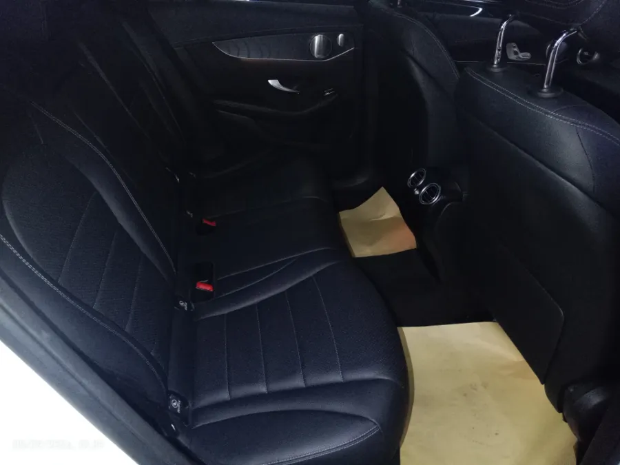 Foto Mobil Bekas Kabin Belakang Mercedes-Benz GLC200 2.0 tahun 2021
