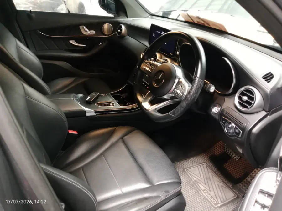 Foto Mobil Bekas Kabin Depan Mercedes-Benz GLC200 2.0 tahun 2021