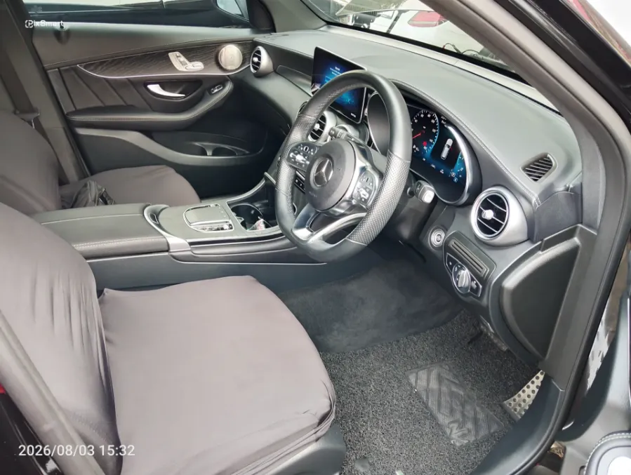 Foto Mobil Bekas Kabin Depan Mercedes-Benz GLC200 2.0 tahun 2021