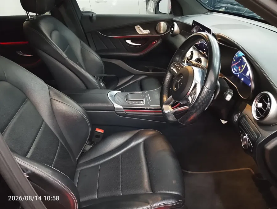 Foto Mobil Bekas Kabin Depan Mercedes-Benz GLC200 2.0 tahun 2021