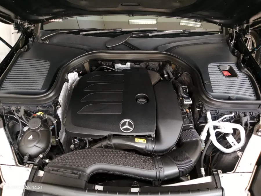 Foto Mobil Bekas Mesin Mercedes-Benz GLC200 2.0 tahun 2021