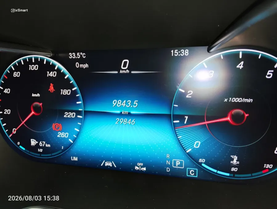 Foto Mobil Bekas Odometer Mercedes-Benz GLC200 2.0 tahun 2021