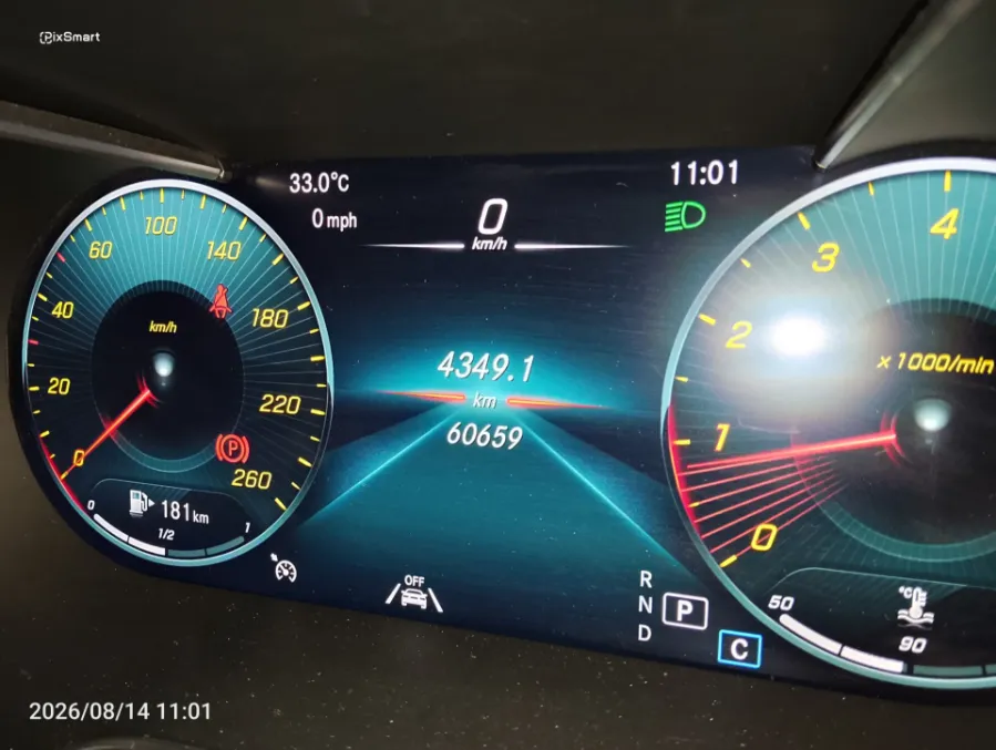 Foto Mobil Bekas Odometer Mercedes-Benz GLC200 2.0 tahun 2021