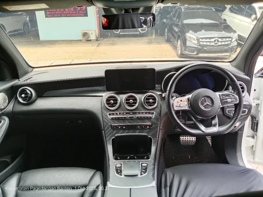 Foto Mobil Bekas Dashboard Mercedes-Benz GLC200 2.0 tahun 2022