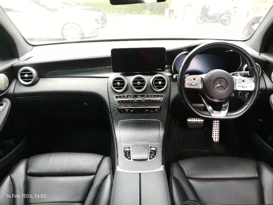 Foto Mobil Bekas Dashboard Mercedes-Benz GLC200 2.0 tahun 2022