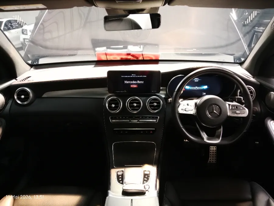 Foto Mobil Bekas Dashboard Mercedes-Benz GLC200 2.0 tahun 2022