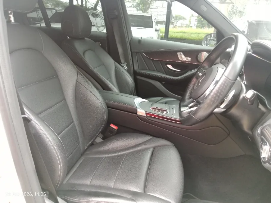 Foto Mobil Bekas Kabin Depan Mercedes-Benz GLC200 2.0 tahun 2022