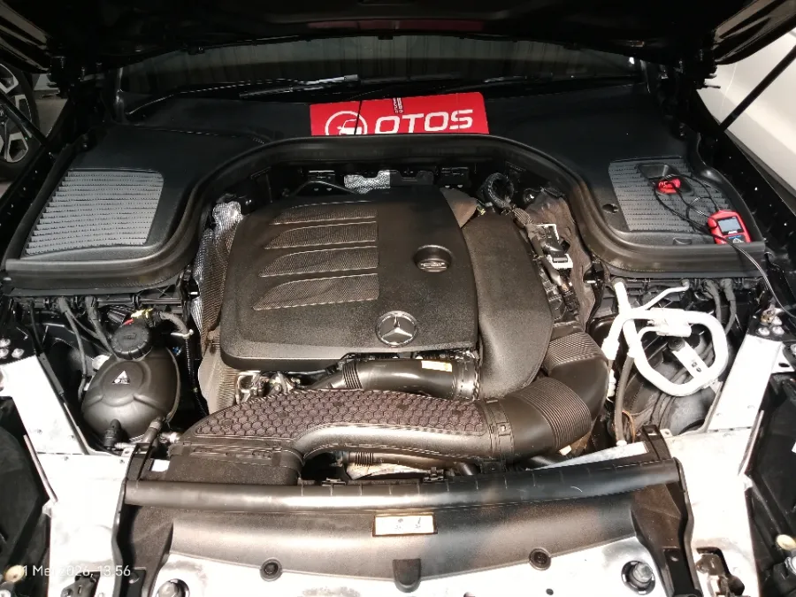 Foto Mobil Bekas Mesin Mercedes-Benz GLC200 2.0 tahun 2022