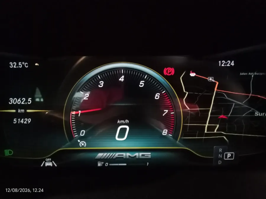 Foto Mobil Bekas Odometer Mercedes-Benz GLC200 2.0 AMG Line tahun 2020