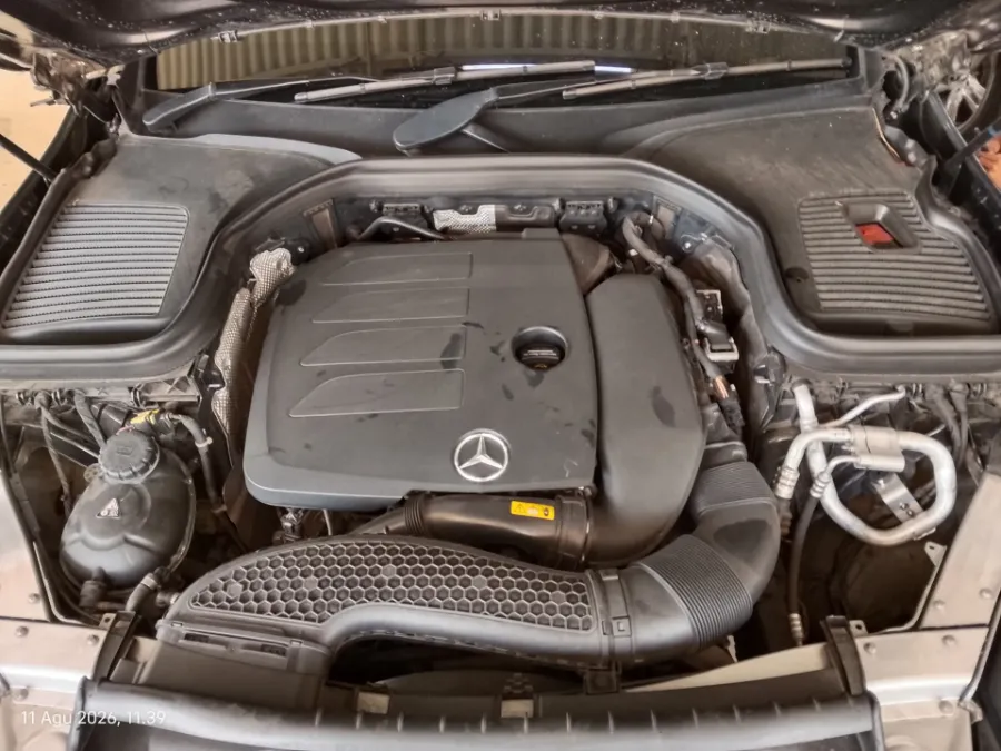 Foto Mobil Bekas Mesin Mercedes-Benz GLC200 2.0 AMG Line tahun 2022