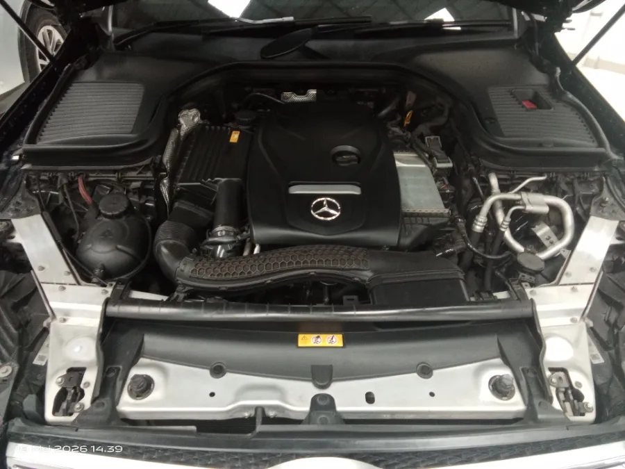 Foto Mobil Bekas Mesin Mercedes-Benz GLC250 2.0 tahun 2017