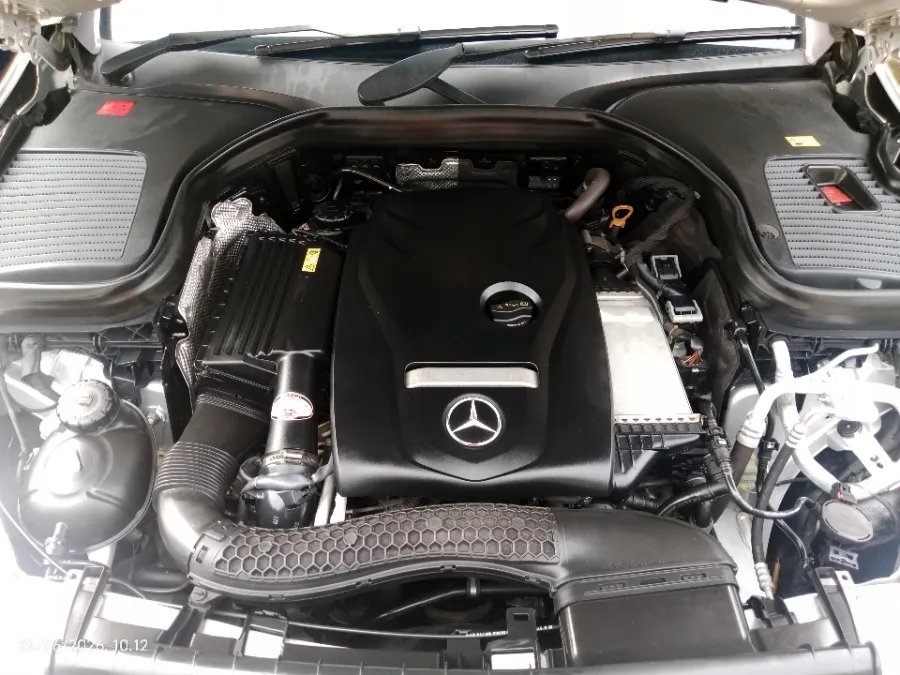 Foto Mobil Bekas Mesin Mercedes-Benz GLC250 2.0 tahun 2017