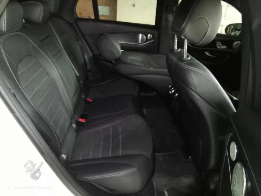 Foto Mobil Bekas Kabin Belakang Mercedes-Benz GLC300 2.0 tahun 2019