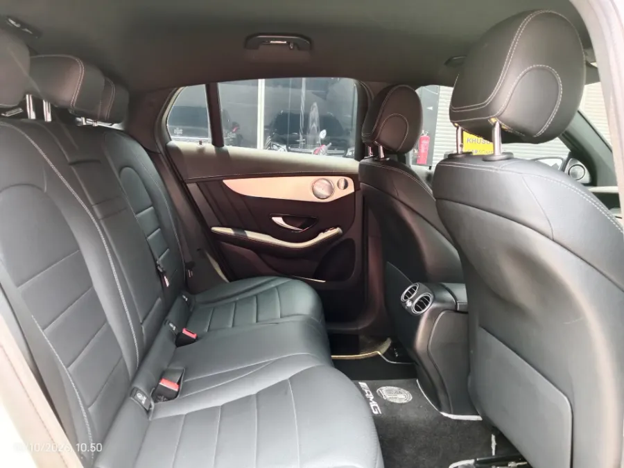 Foto Mobil Bekas Kabin Belakang Mercedes-Benz GLC300 2.0 tahun 2019