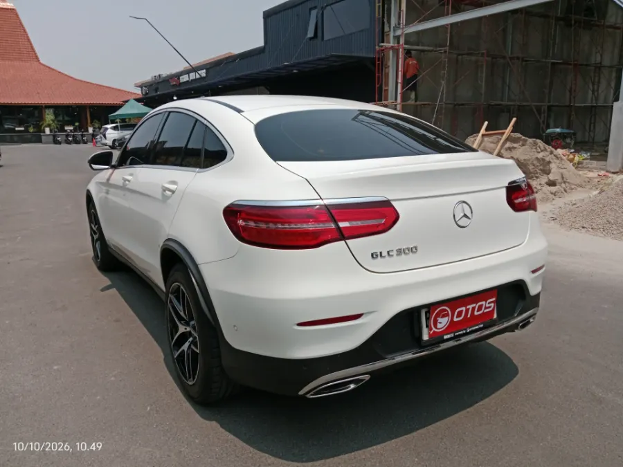 Foto Mobil Bekas Kiri Belakang Mercedes-Benz GLC300 2.0 tahun 2019