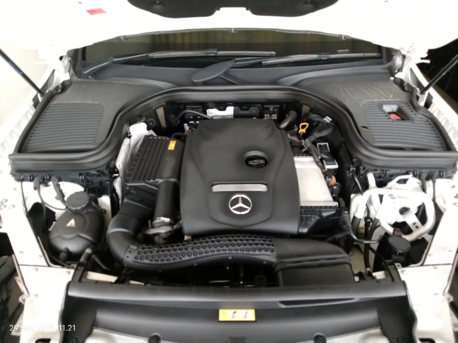 Foto Mobil Bekas Mesin Mercedes-Benz GLC300 2.0 tahun 2019