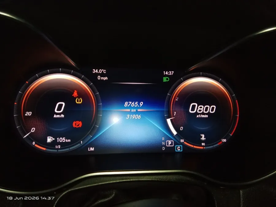 Foto Mobil Bekas Odometer Mercedes-Benz GLC300 2.0 tahun 2019