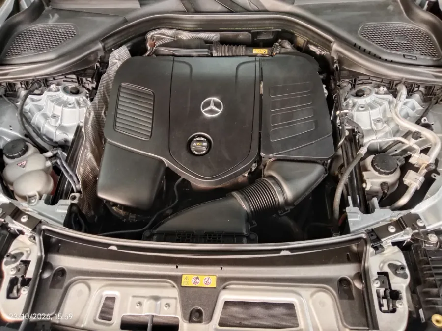 Foto Mobil Bekas Mesin Mercedes-Benz GLC300 2.0 tahun 2023