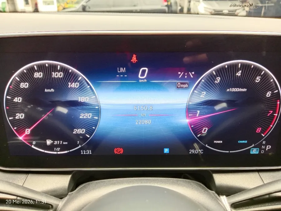 Foto Mobil Bekas Odometer Mercedes-Benz GLC300 2.0 tahun 2023