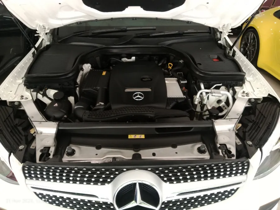 Foto Mobil Bekas Mesin Mercedes-Benz GLC300 2.0 Coupe AMG Line tahun 2019