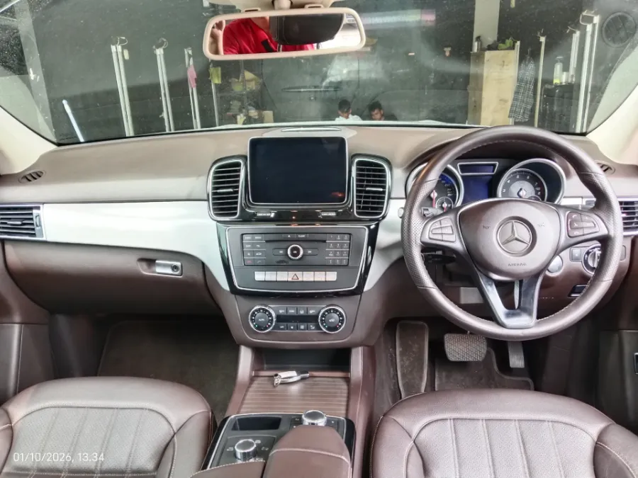 Foto Mobil Bekas Dashboard Mercedes-Benz GLE400 3.0 tahun 2016