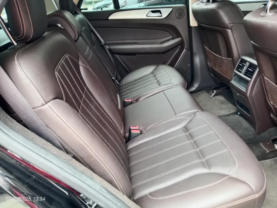 Foto Mobil Bekas Kabin Belakang Mercedes-Benz GLE400 3.0 tahun 2016