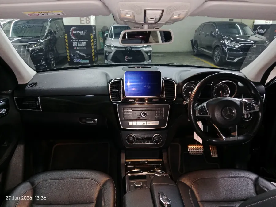 Foto Mobil Bekas Dashboard Mercedes-Benz GLE400 3.0 tahun 2018