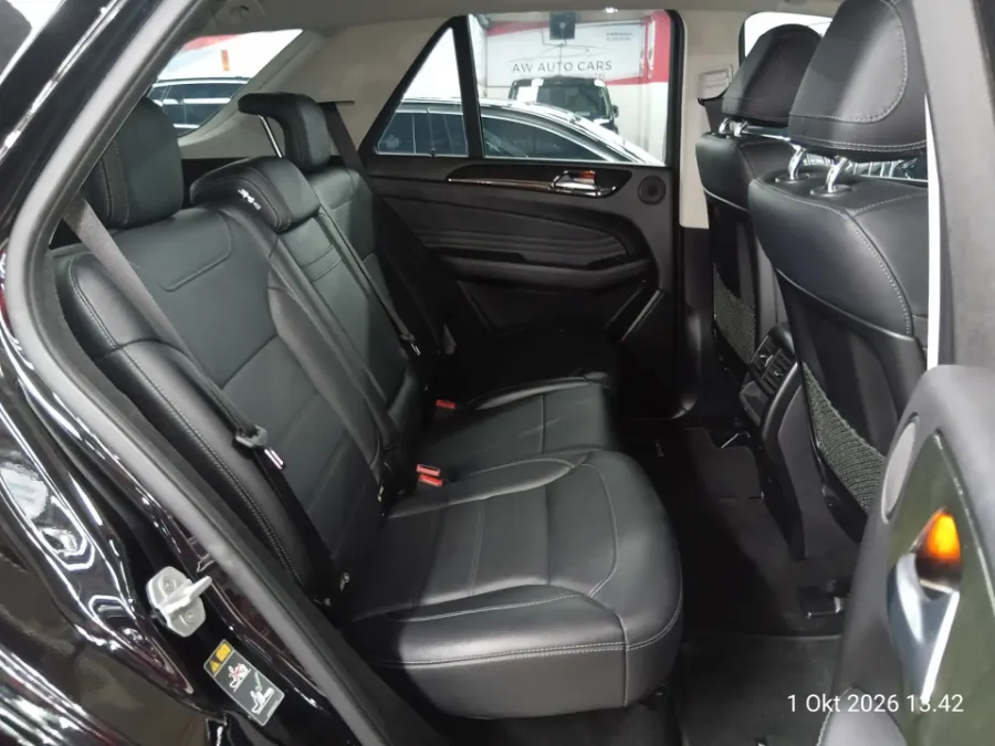 Foto Mobil Bekas Kabin Belakang Mercedes-Benz GLE400 3.0 tahun 2018