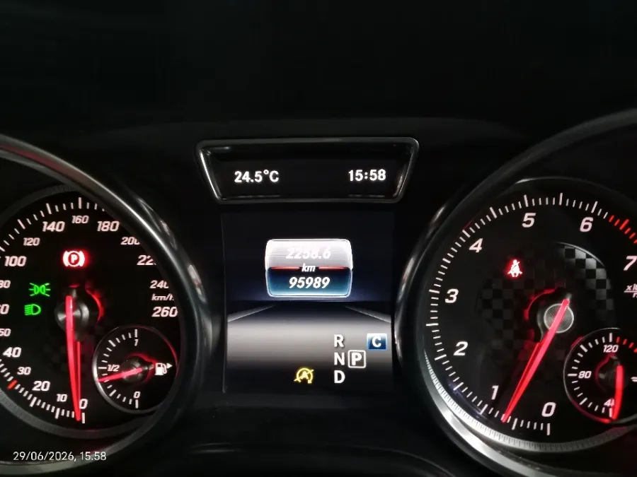 Foto Mobil Bekas Odometer Mercedes-Benz GLE400 3.0 tahun 2018