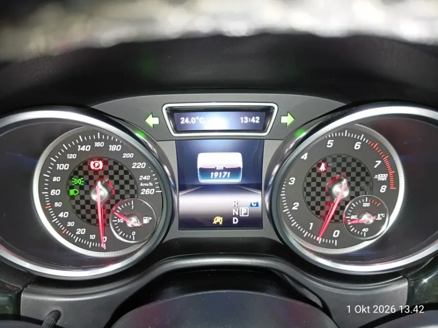 Foto Mobil Bekas Odometer Mercedes-Benz GLE400 3.0 tahun 2018