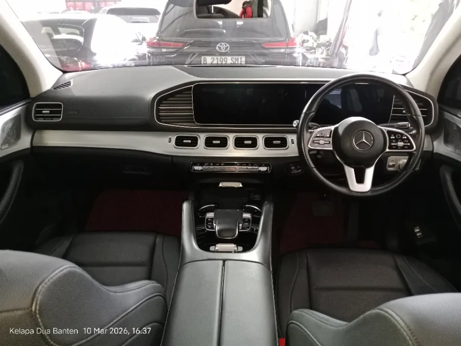 Foto Mobil Bekas Dashboard Mercedes-Benz GLE450 3.0 4MATIC AMG Line tahun 2019