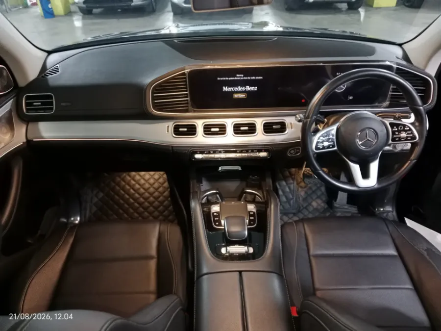 Foto Mobil Bekas Dashboard Mercedes-Benz GLE450 3.0 4MATIC AMG Line tahun 2019
