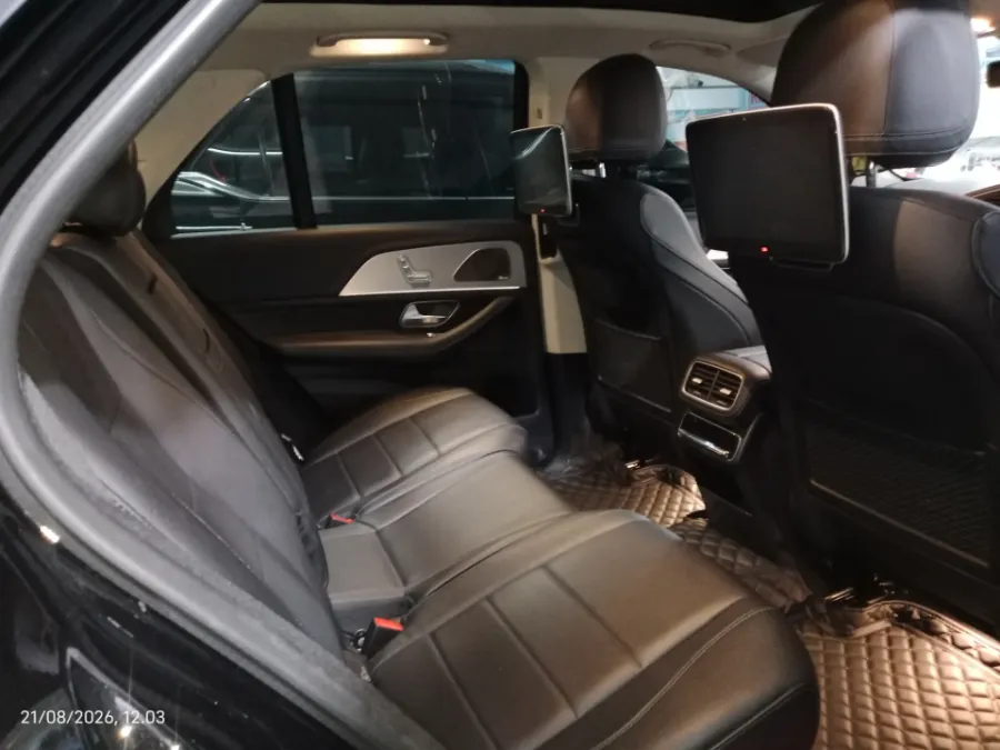 Foto Mobil Bekas Kabin Belakang Mercedes-Benz GLE450 3.0 4MATIC AMG Line tahun 2019