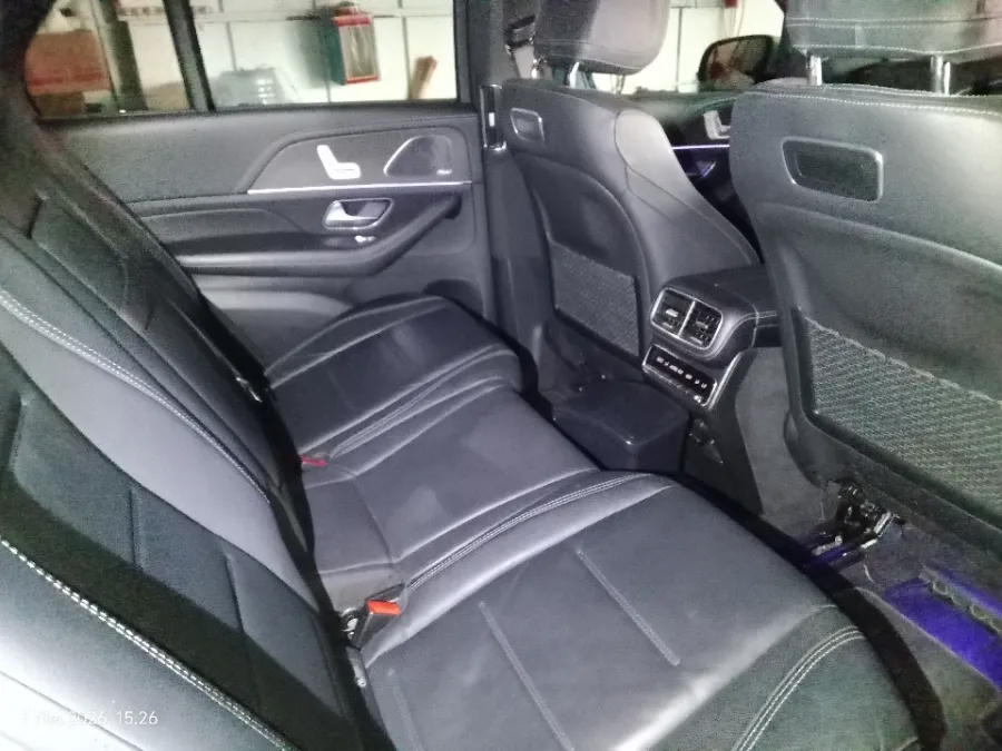 Foto Mobil Bekas Kabin Belakang Mercedes-Benz GLE450 3.0 4MATIC AMG Line tahun 2020