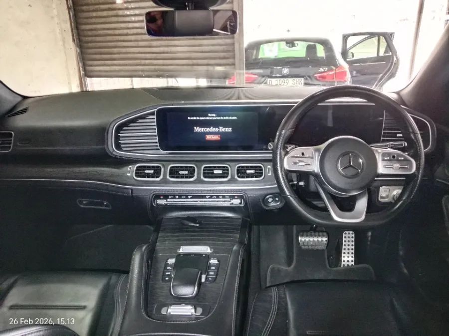 Foto Mobil Bekas Dashboard Mercedes-Benz GLE450 3.0 4MATIC AMG Line tahun 2021