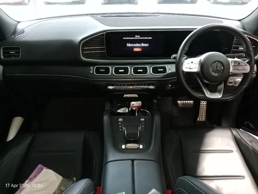 Foto Mobil Bekas Dashboard Mercedes-Benz GLE450 3.0 4MATIC AMG Line tahun 2021