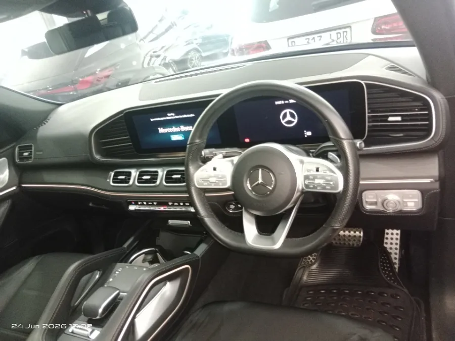 Foto Mobil Bekas Dashboard Mercedes-Benz GLE450 3.0 4MATIC AMG Line tahun 2021