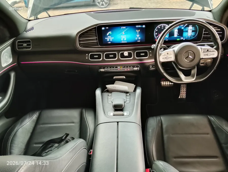 Foto Mobil Bekas Dashboard Mercedes-Benz GLE450 3.0 4MATIC AMG Line tahun 2021