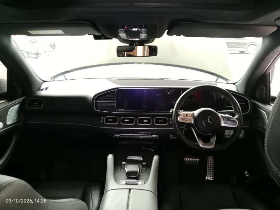 Foto Mobil Bekas Dashboard Mercedes-Benz GLE450 3.0 4MATIC AMG Line tahun 2021