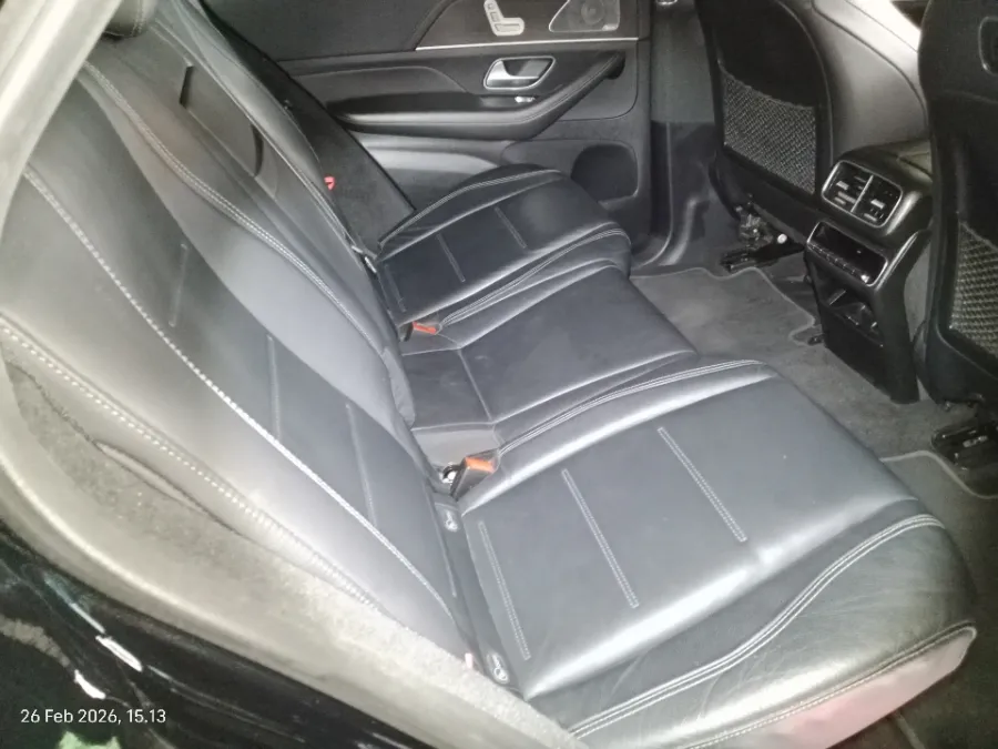 Foto Mobil Bekas Kabin Belakang Mercedes-Benz GLE450 3.0 4MATIC AMG Line tahun 2021