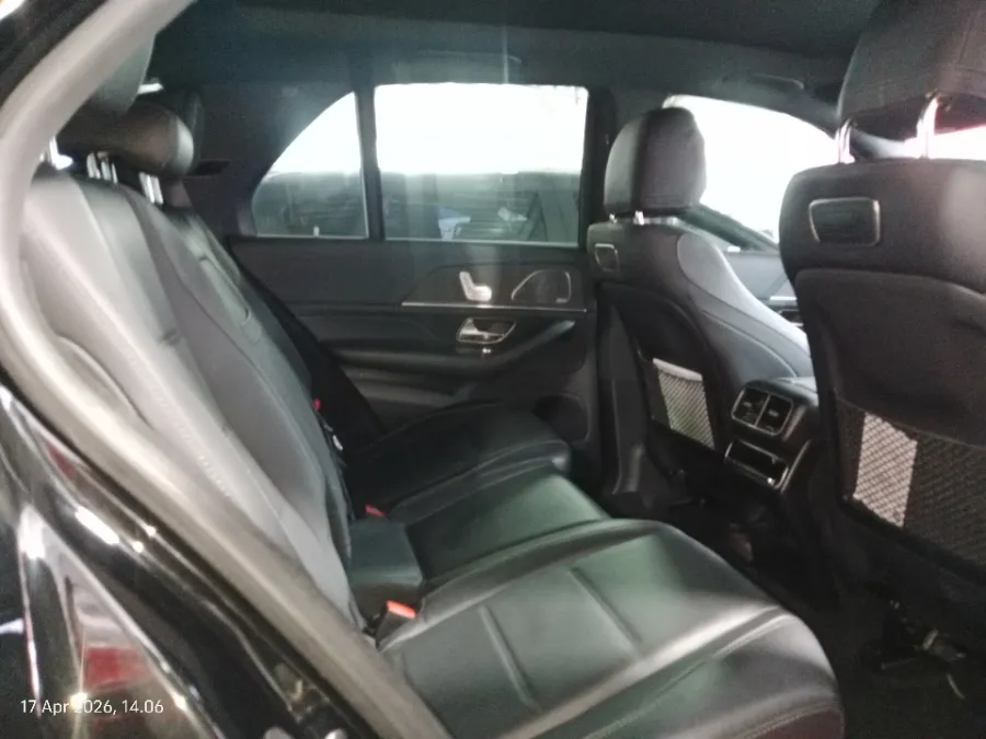 Foto Mobil Bekas Kabin Belakang Mercedes-Benz GLE450 3.0 4MATIC AMG Line tahun 2021