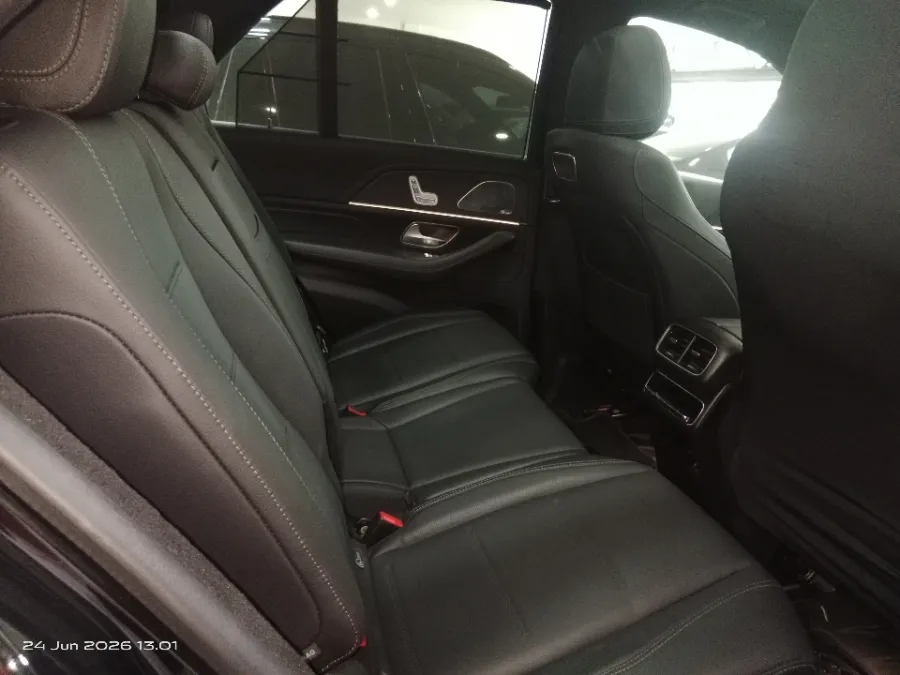 Foto Mobil Bekas Kabin Belakang Mercedes-Benz GLE450 3.0 4MATIC AMG Line tahun 2021