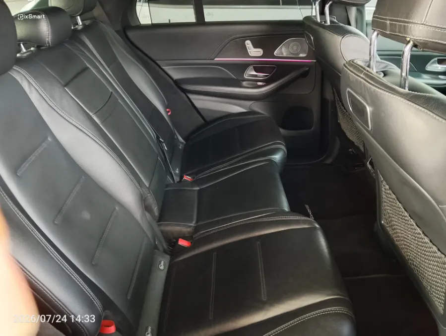 Foto Mobil Bekas Kabin Belakang Mercedes-Benz GLE450 3.0 4MATIC AMG Line tahun 2021