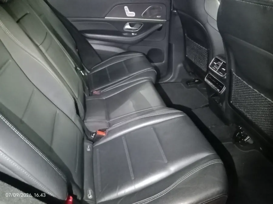 Foto Mobil Bekas Kabin Belakang Mercedes-Benz GLE450 3.0 4MATIC AMG Line tahun 2021
