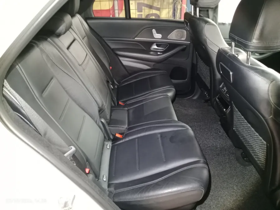 Foto Mobil Bekas Kabin Belakang Mercedes-Benz GLE450 3.0 4MATIC AMG Line tahun 2021