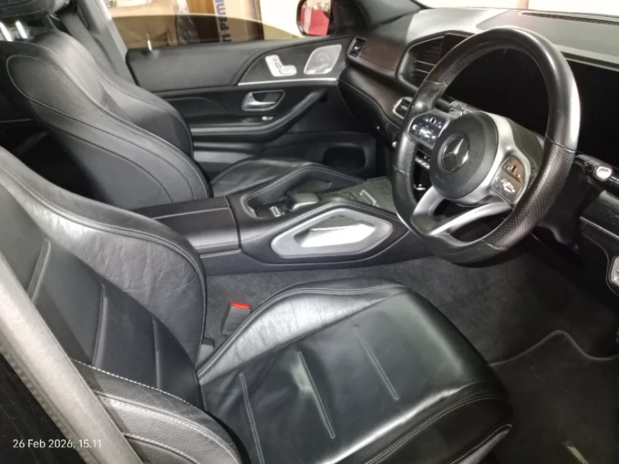 Foto Mobil Bekas Kabin Depan Mercedes-Benz GLE450 3.0 4MATIC AMG Line tahun 2021
